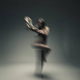 Professioneller People und Mode Fotograf Joerg Wuestefeld/People Fotografie &ndash; Emotionales Fine Art Portrait mit Maria Maeva(2026)